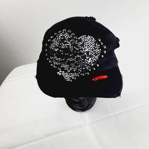 Embellished Black Women's Hat with Heart Design